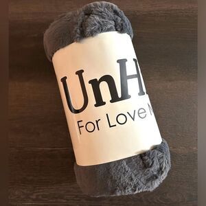UnHide - Lil’ Marsh - $129 - Faux Fur Blanket - 50" X 60" - Charcoal - New!